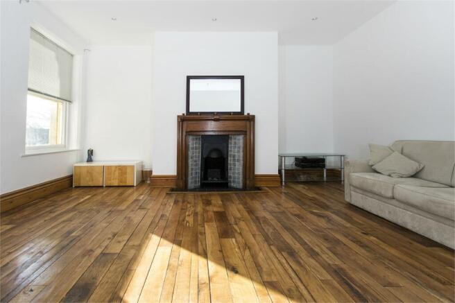 2 bed Apartment to rent Image 4