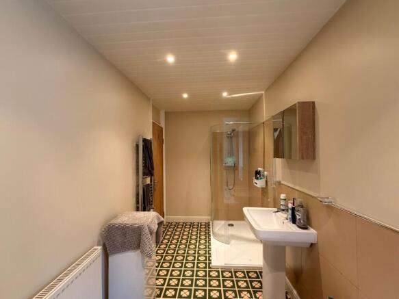 2 bed Apartment for sale Image 12
