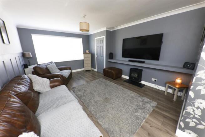 3 bed Semi-Detached for sale Image 5