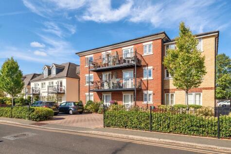Manygate Lane, Shepperton, TW17