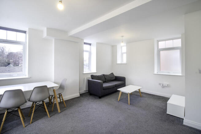 2 bed Flat to rent Image 9