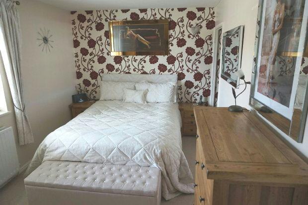BEDROOM 1 FRONT