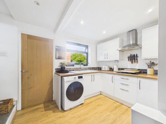 2 bed Semi-Detached for sale Image 5