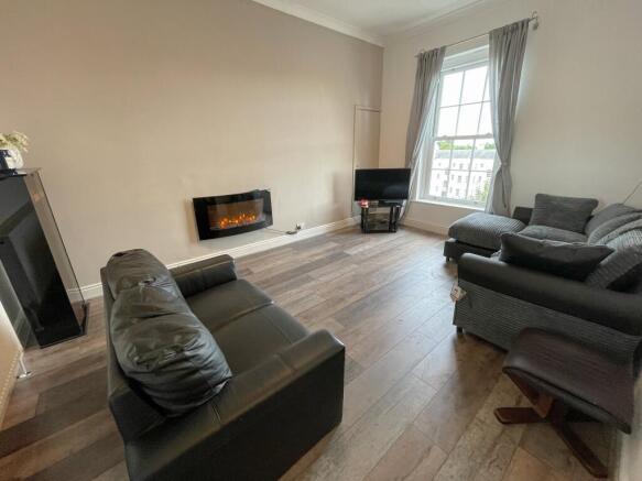 Flat 4, 31 Falkner S
