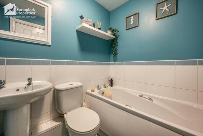 3 bed Town House for sale Image 11