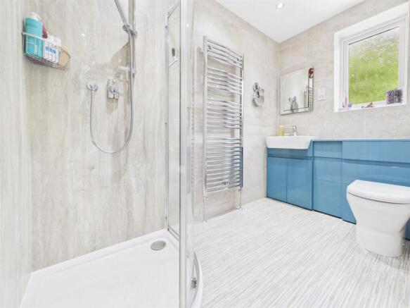 4 bed Detached for sale Image 7