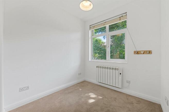 FB - 86a Thornton Road - BedroomB3 (1).JPG