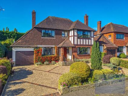 Daleside Gardens, Chigwell, Essex, IG7