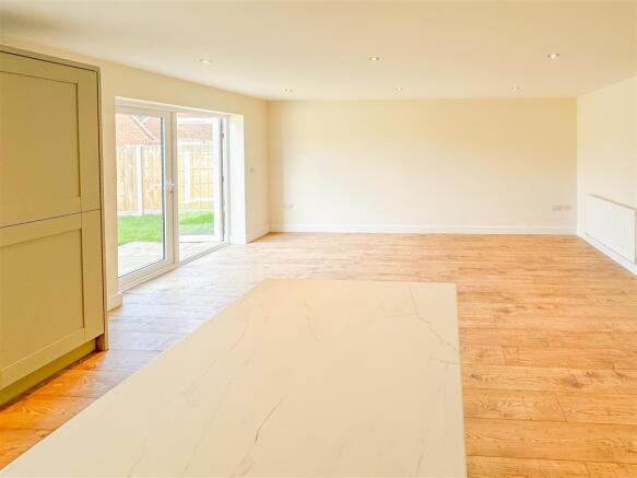 3 bed Semi-Detached for sale Image 5