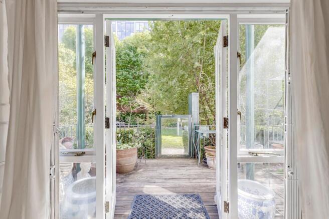 Double doors to Terrace