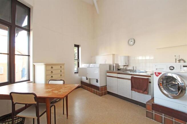 23RC - Laundry facilities.jpg