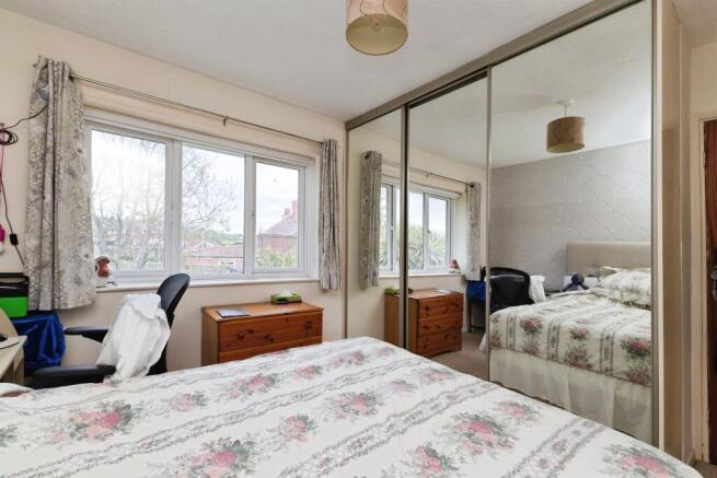 4 bed Semi-Detached for sale Image 10