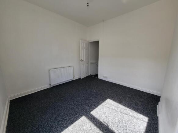 2 bed Terraced to rent Image 9
