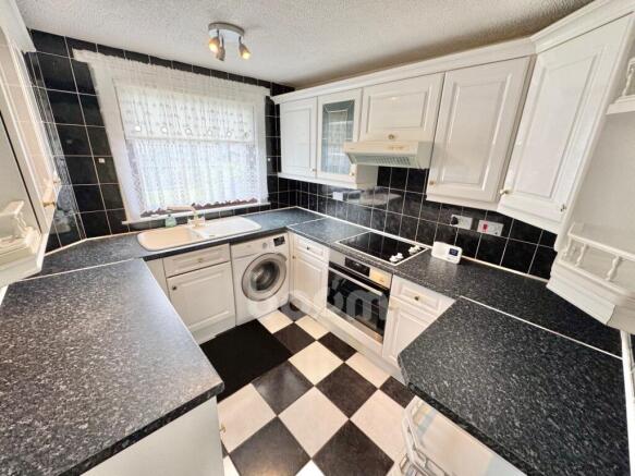 Knock Way, Paisley kitchen