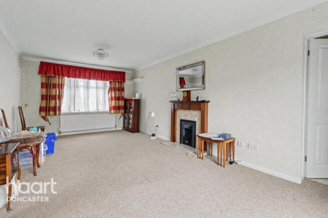4 bed Detached for sale Image 8