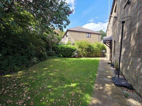 1 Moss Bank House