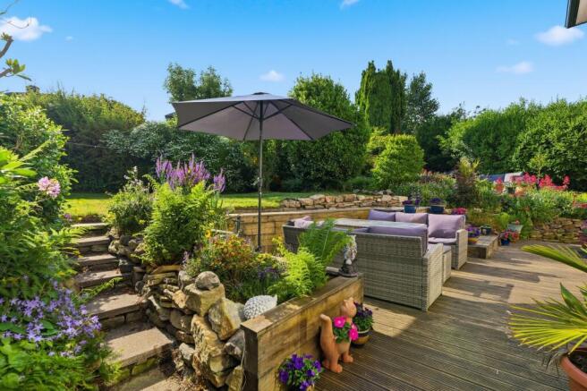 5 bed Semi-Detached for sale Image 4