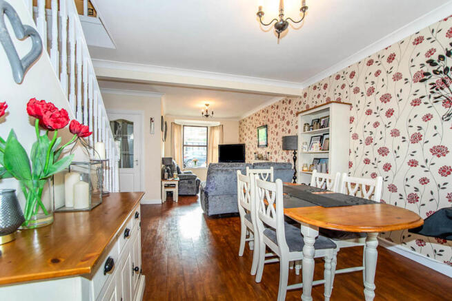 Lounge/Dining Room