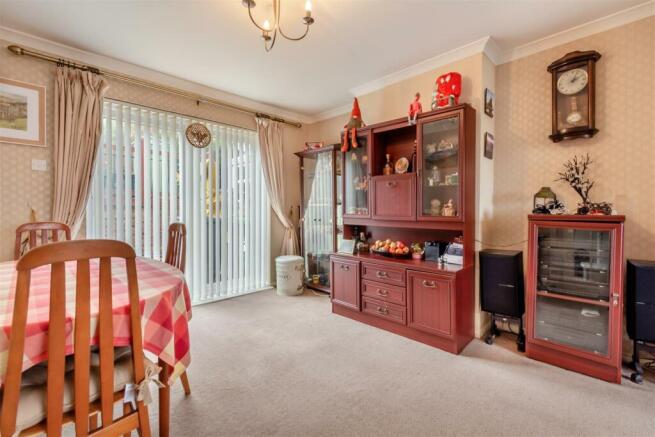 8586382-interior03.jpg