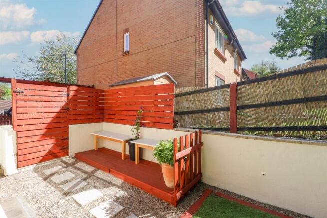 4 bed Semi-Detached for sale Image 6