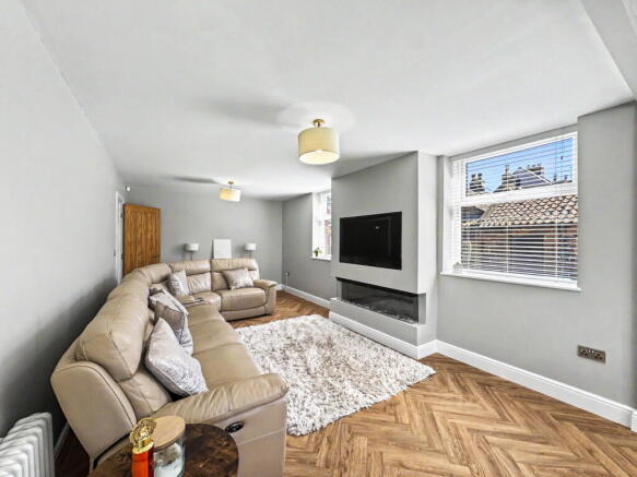4 bed Detached for sale Image 4
