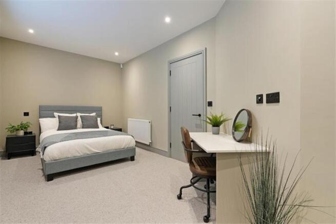 2 bed Apartment to rent Image 4