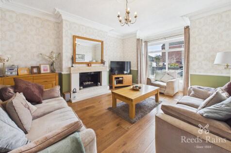 Grange Road, Cleckheaton, West Yorkshire, BD19