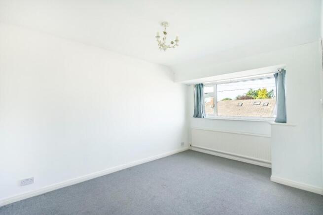 5 bed Semi-Detached for sale Image 9