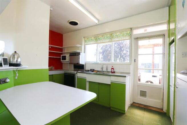 kitchen 1.jpg