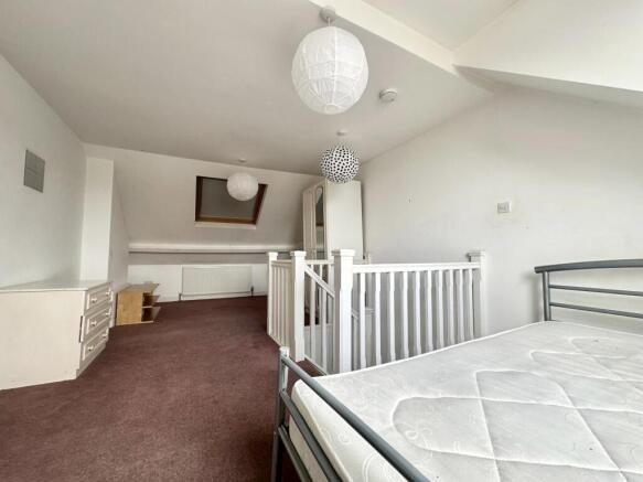 2 bed Apartment to rent Image 10