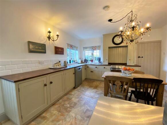 Fitted Handmade Kitchen 751