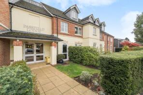 19, 88 Passfield Lodge, Guildford Road, Lightwater GU18 5RY
