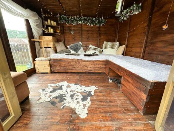GARDEN ROOM