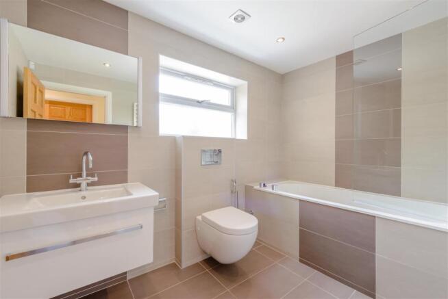 8381873-interior12.jpg