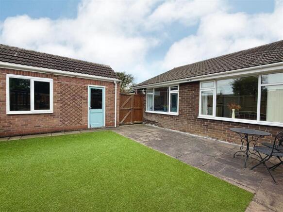2 bed Semi-Detached Bungalow for sale Image 8