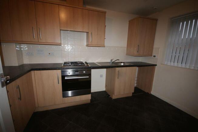 2 bed Terraced to rent Image 4