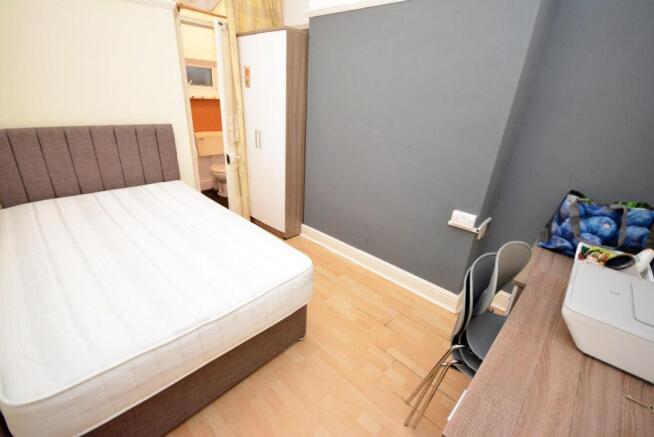 Bedroom Two (Ground Floor Middle)