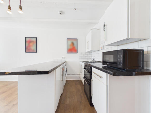 Studio to rent Image 7