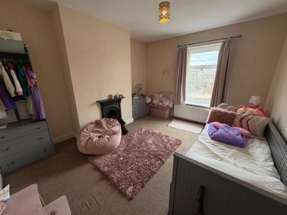 3 bed Terraced for sale Image 11