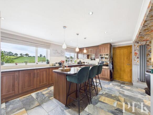 Open Plan Living / Kitchen