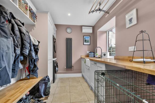 4 bed Barn Conversion for sale Image 5