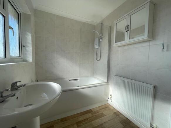 BATHROOM & WC