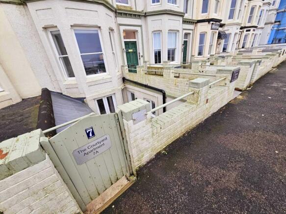 2 bed Flat for sale Image 10