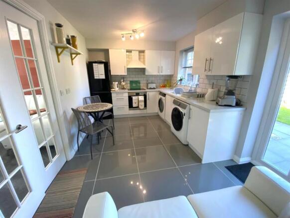 Whitworth Avenue, Hinckley photo 2