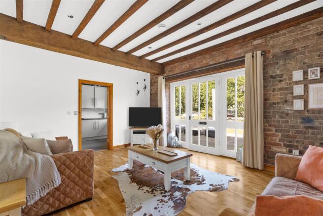 3 bed Terraced for sale Image 6