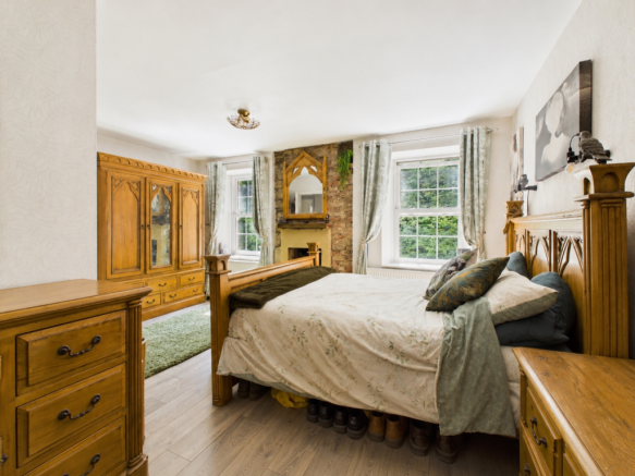 3 bed Semi-Detached for sale Image 9