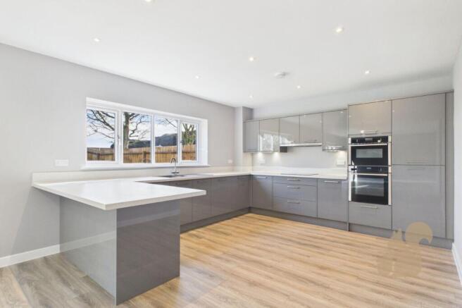 8 Field Mews - Kitchen .jpg