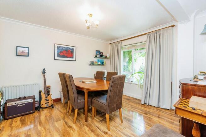 Lounge/Dining Room