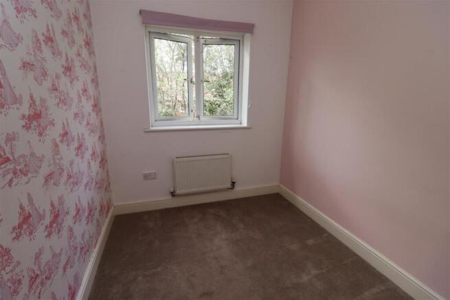 4 bed House to rent Image 6