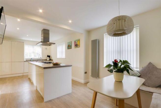 KITCHEN BREAKFASTROOM